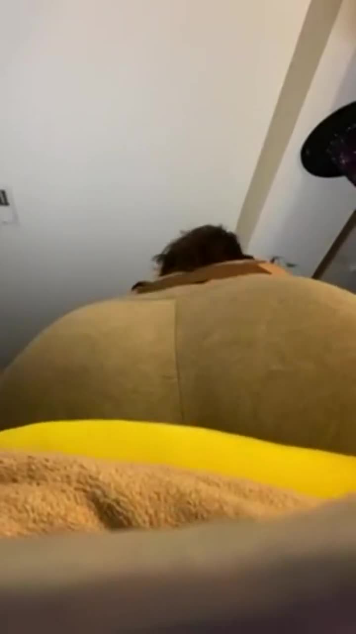 Edging on my pillow - free porn video