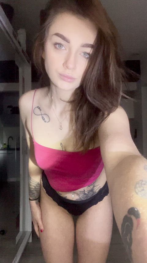That's what I do when I came from college and I'm alone in my room - free porn video