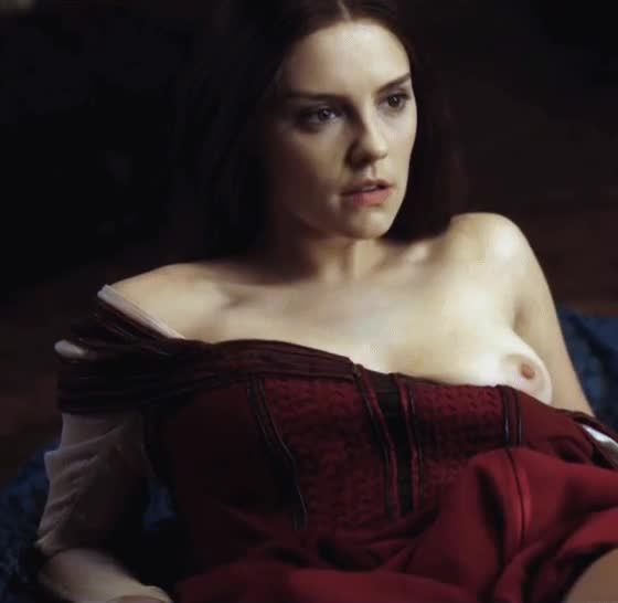 Birthday Babe: Annabel Scholey in Medici: Masters of Florence [S1E6-2016] - free porn video
