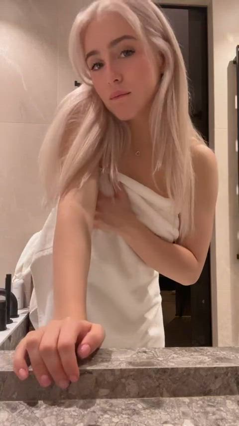 I've heard redditors prefer small tits - free porn video