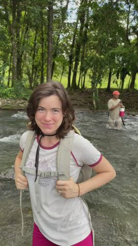 Its such a Rush trying to Flash while my Tour Guide isn't Looking [GIF] - free porn video