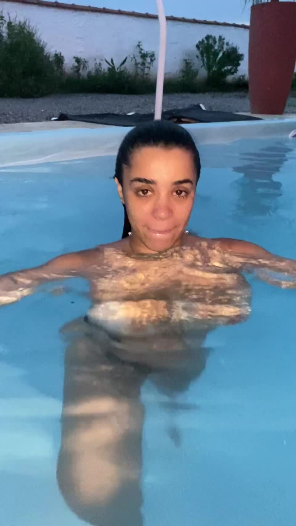 My neighbours love me 😋 - free porn video