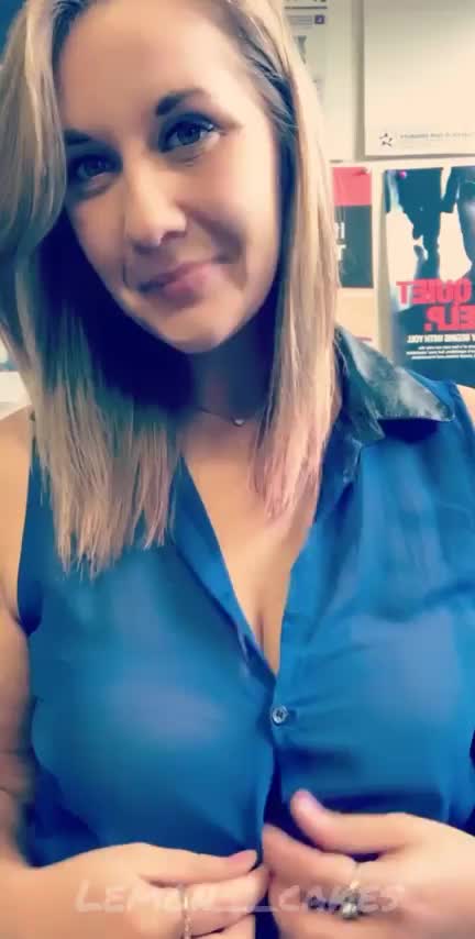 Big Boobed Blonde in Blue.. say it five times fast😜 - free porn video
