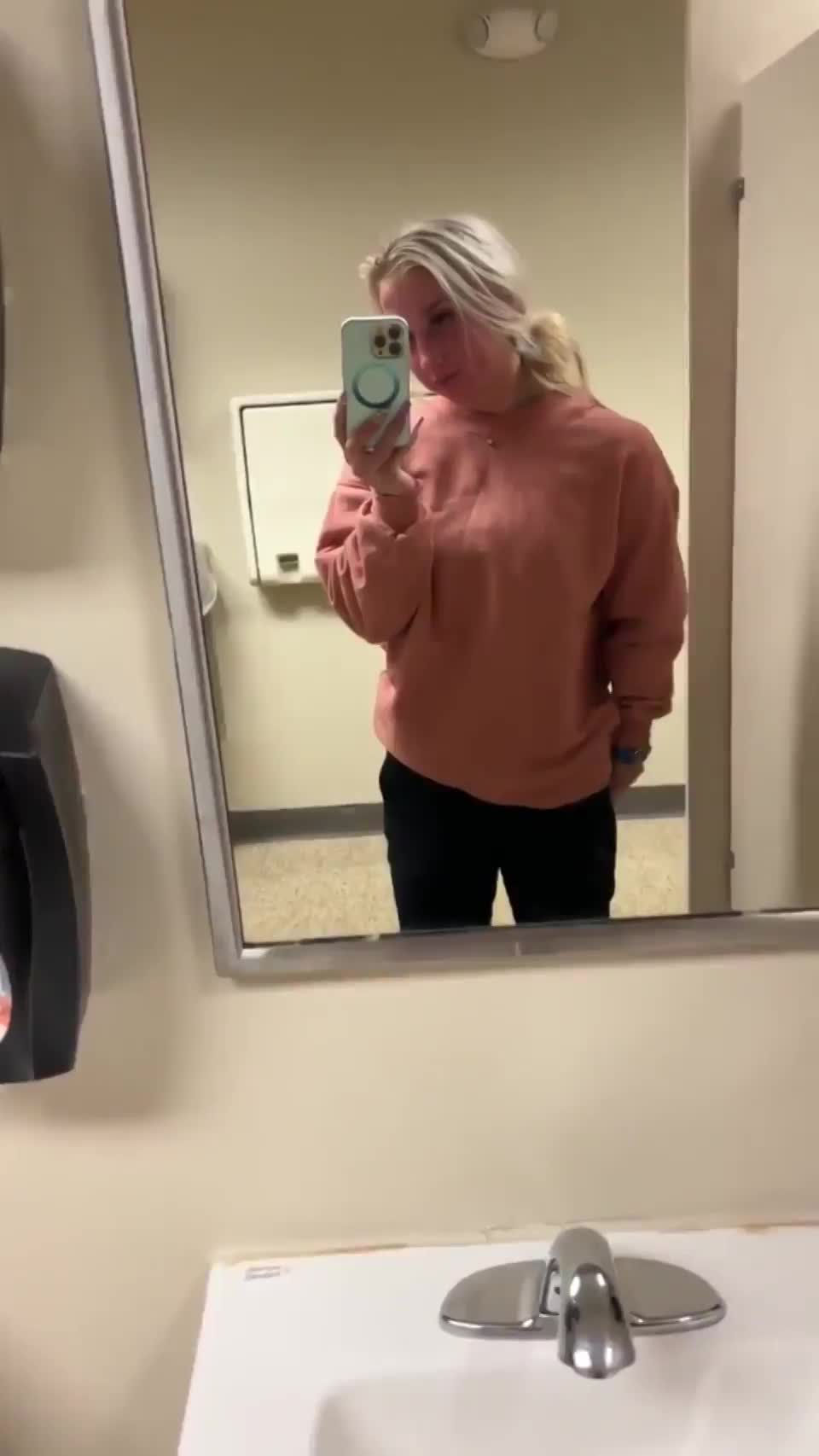 I wish a micro center employee could have walked in on my cute ass - free porn video