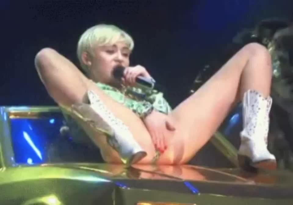 Ruba dub dub Miley - this was posted before- tried to stabilize it - free porn video