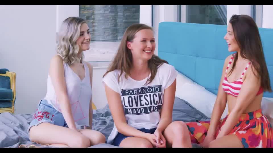 The day she discovered her friend is a lesbian - free porn video