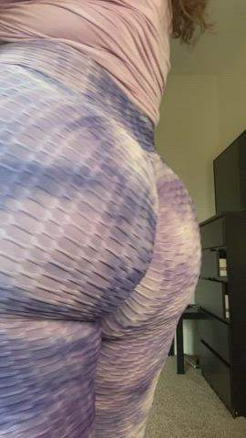 my tushy looks so squishy - free porn video