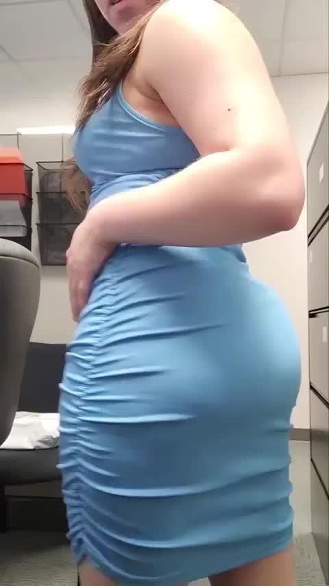 Any older guys into office girls? - free porn video