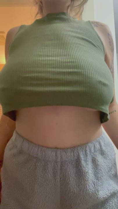 Cause who doesn’t love big bouncing tits? - free porn video