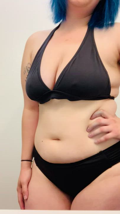 Hey, come fuck my tits right now. - free porn video