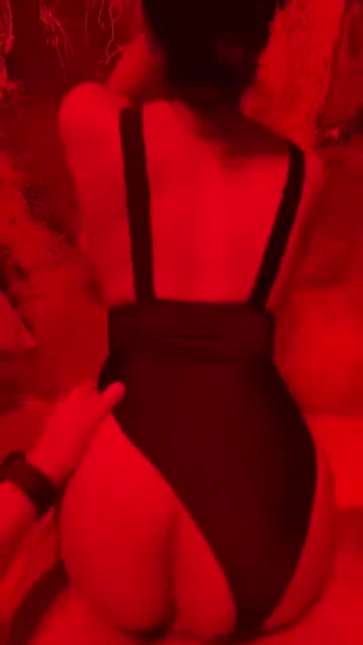 Come meet me in the red room - free porn video