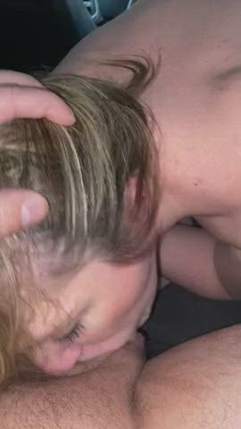 Sucking his dick in the backseat - free porn video
