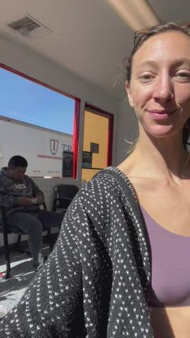 Just waiting for my car to be repaired at the auto shop [gif] - free porn video
