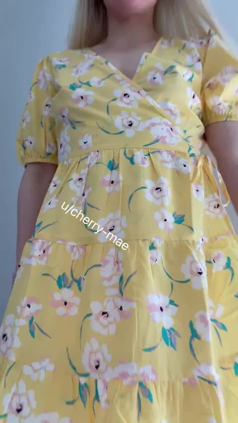 Wrap dress for easy breeding 🤗 - free porn video