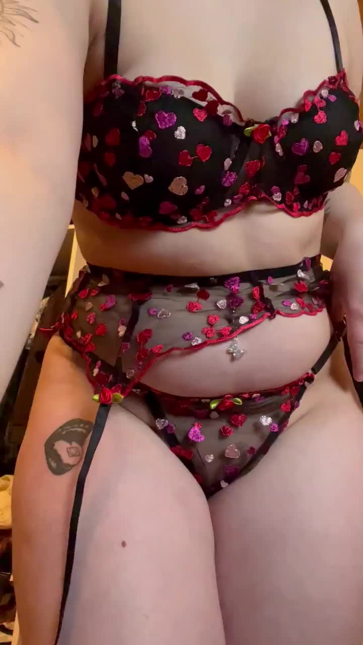 Thick thighs - free porn video