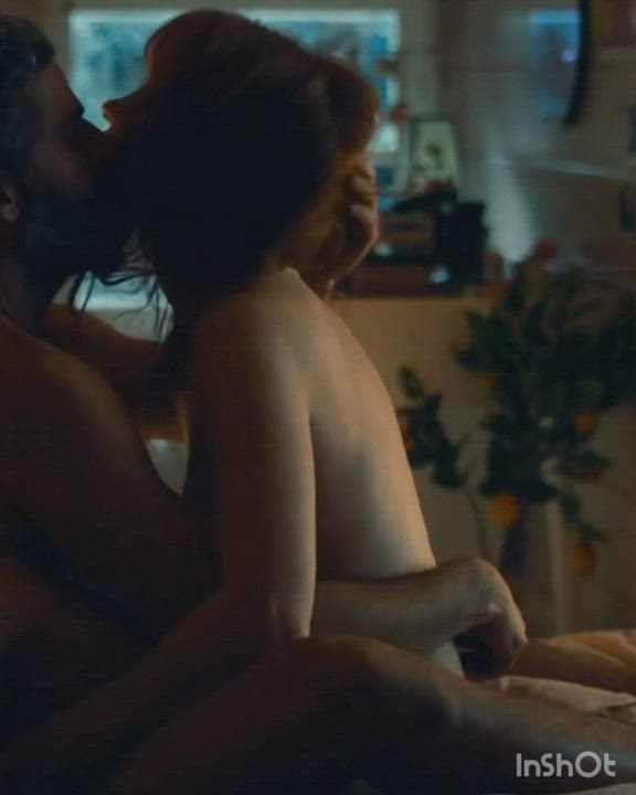 I am pretty sure Oscar Isaac has an armpit fetish for Jessica Chastain, the way he smooches her armpits is really hot. - free porn video