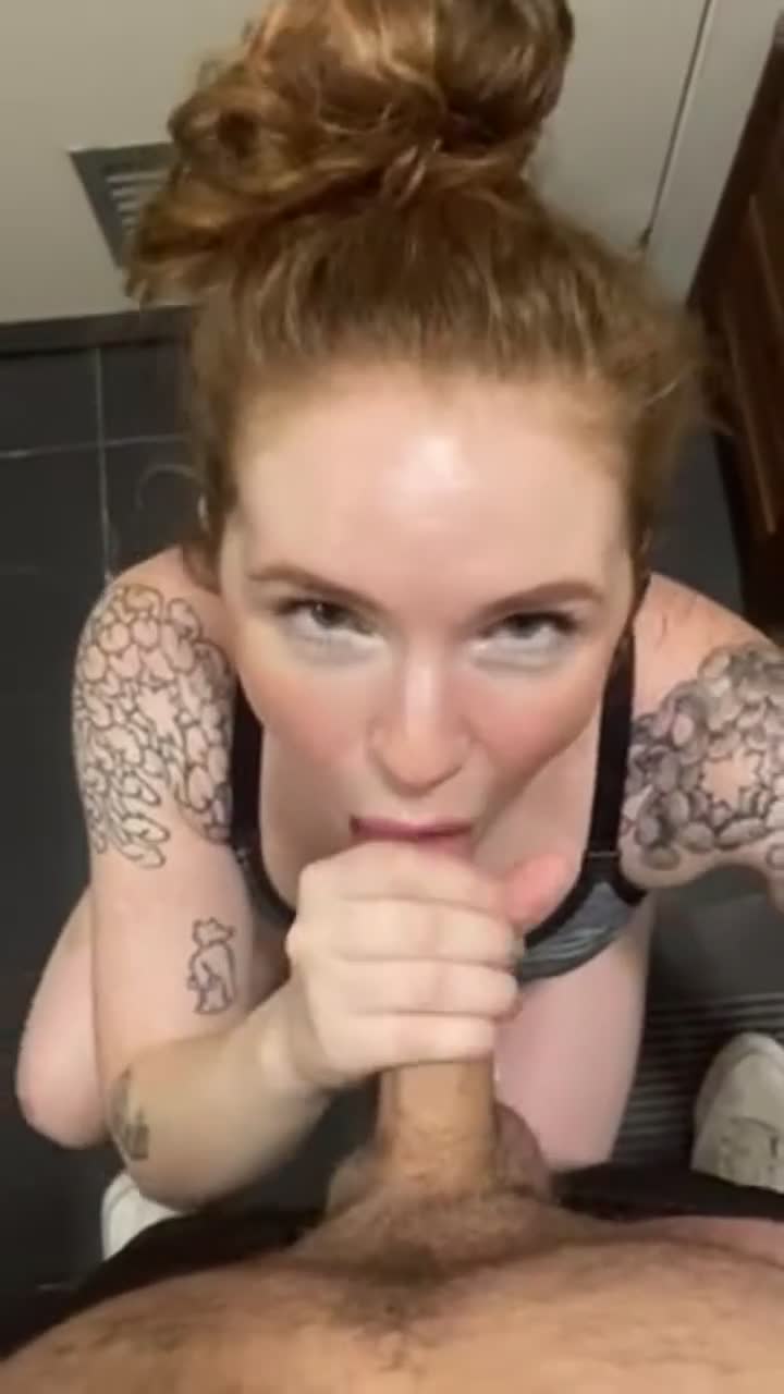 It was so fun sucking a stranger’s cock at the gym - free porn video