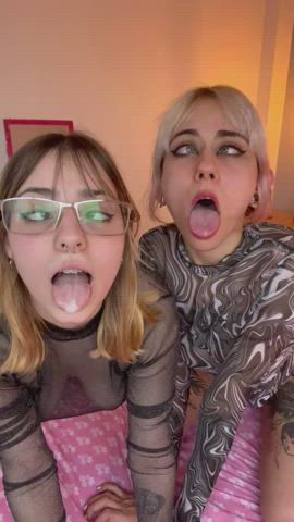 2 brain dead bimbos - free porn video