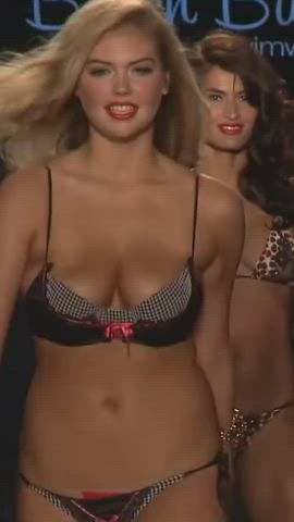 Kate Upton slow-mo bouncing on the catwalk - free porn video