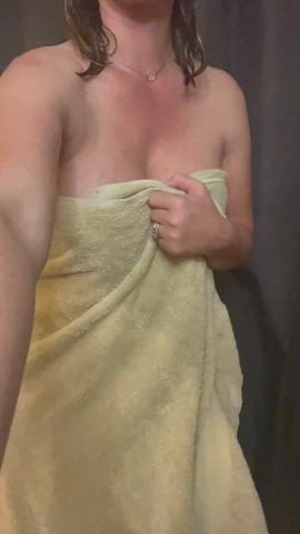 Real curvy school teacher in a towel maybe (sound on) - free porn video