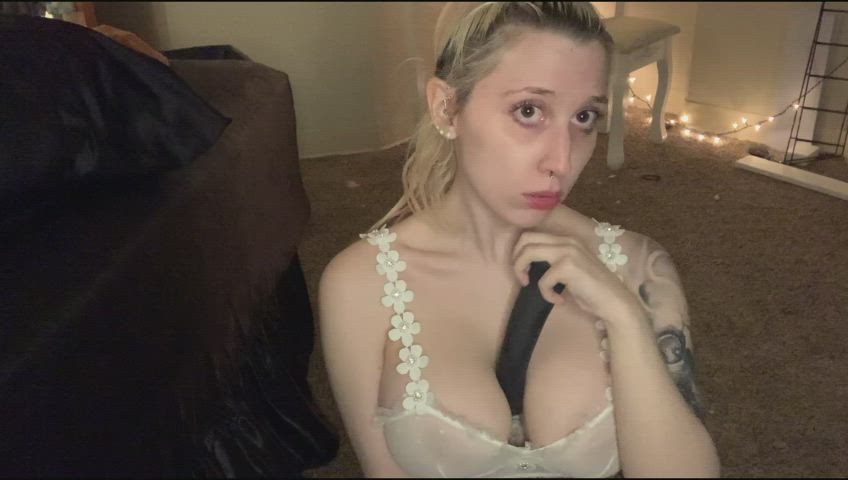 i love sucking cock, but sometimes a good girl needs to train - free porn video