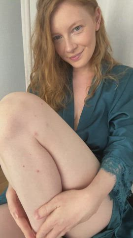 Trying to win you over with my red hair, French accent and big naturals! - free porn video