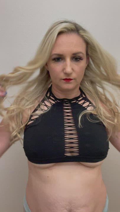Loving my boobs in this top. 36 DD 37 yo mom - free porn video