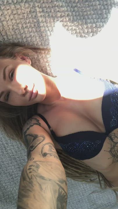 I like how the rays of the sun caress my body - free porn video