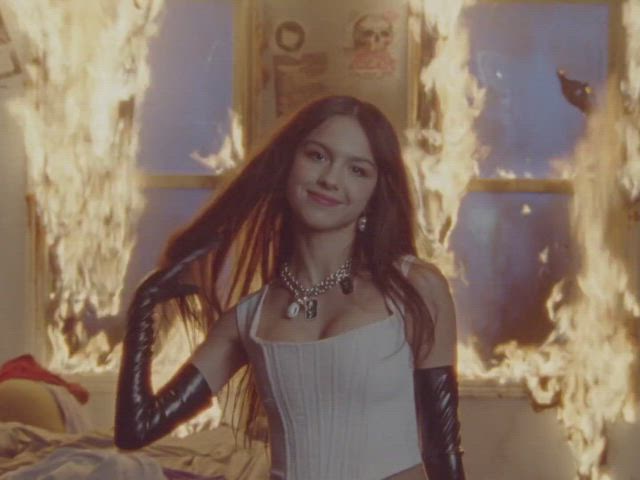 Olivia Rodrigo sexy sexy - free porn video