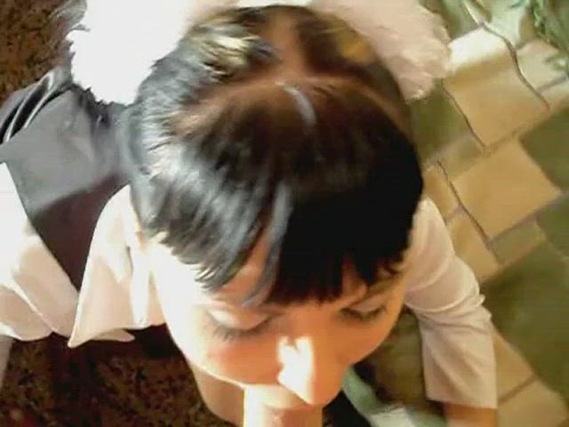 Russian slut really knows how to suck cock - free porn video