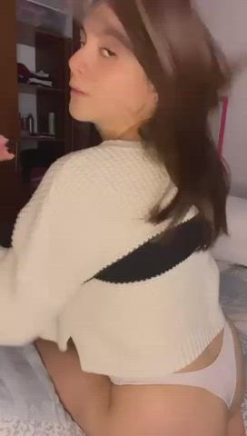 I would love to have another cock in my mouth while my ass is destroyed - free porn video