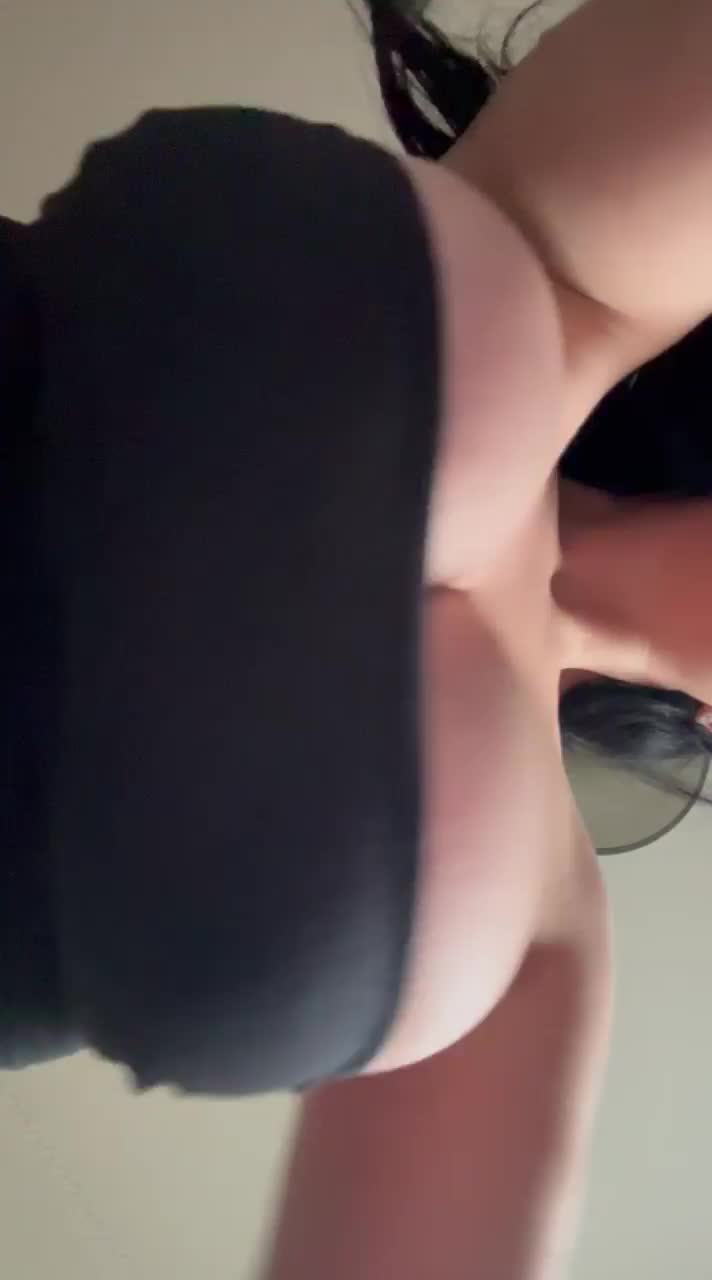 Breed me if I’m wrong but dinosaurs still exist. [OC] - free porn video