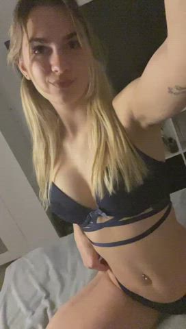 Who wants to see me fingering myself for two minutes?😈 - free porn video
