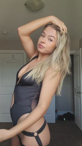 Do you like 22 year old Canadian girls? - free porn video