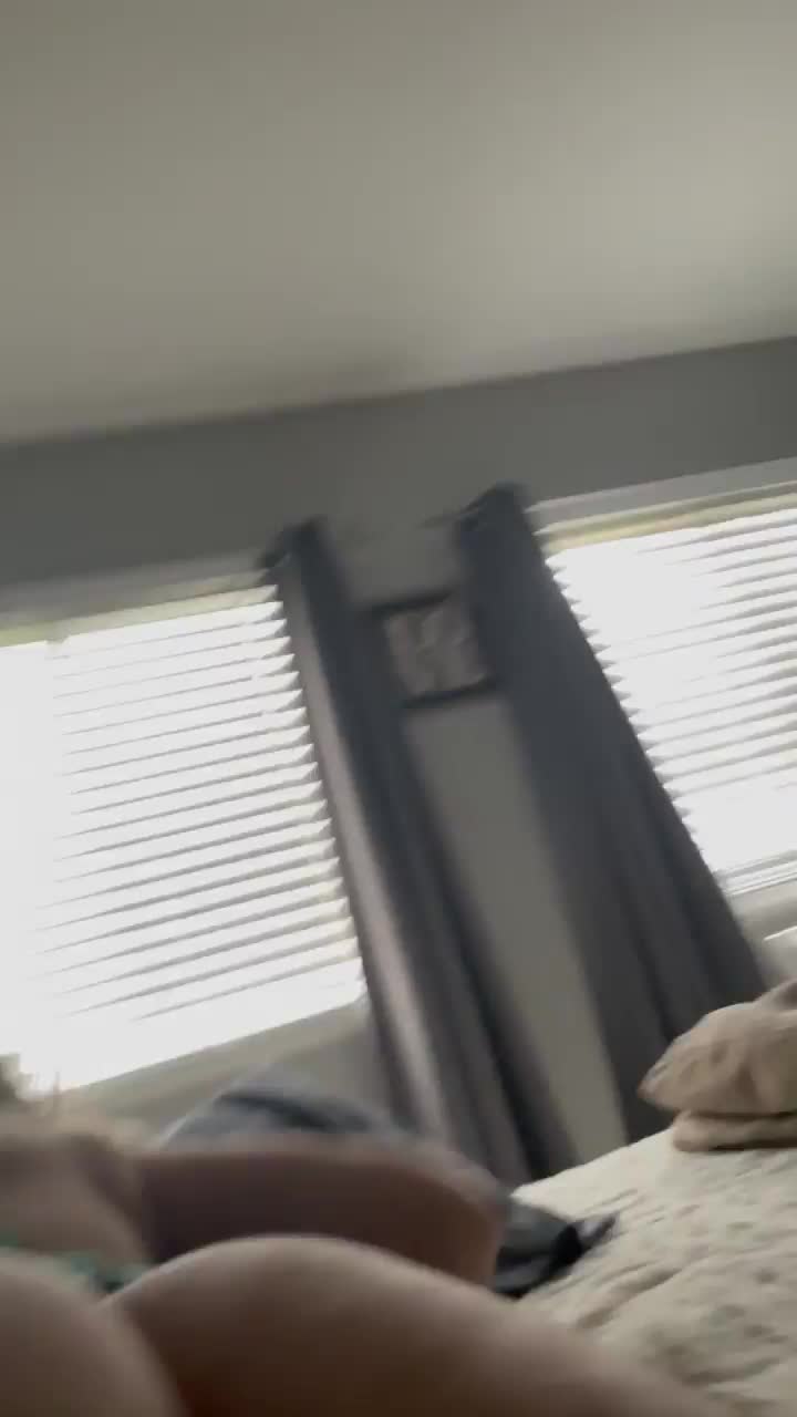 Love the way she takes it! - free porn video
