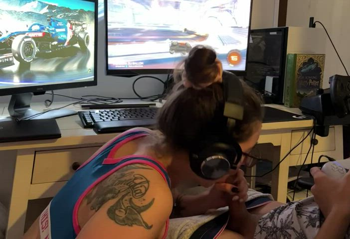 My biggest kink is making him drop the controller - free porn video