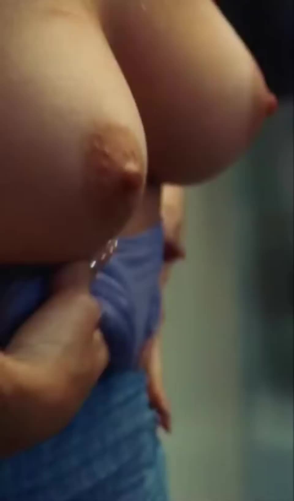 Sydney Sweeney's big, natural, DD tits jiggling in slow motion - free porn video