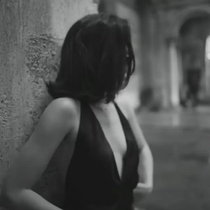 Ana de Armas is just that perfect mix of cute & sexy! - free porn video