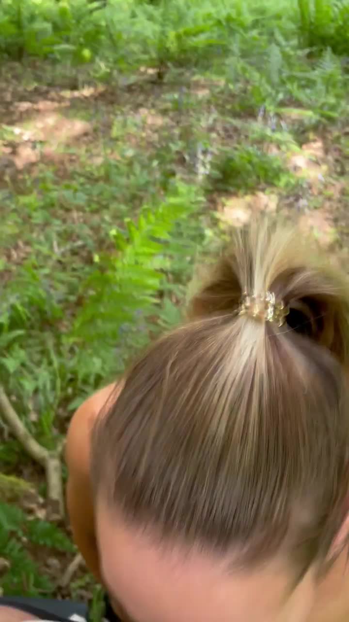 Vodka, friends and a walk in the park mix surprisingly well 👅 - free porn video