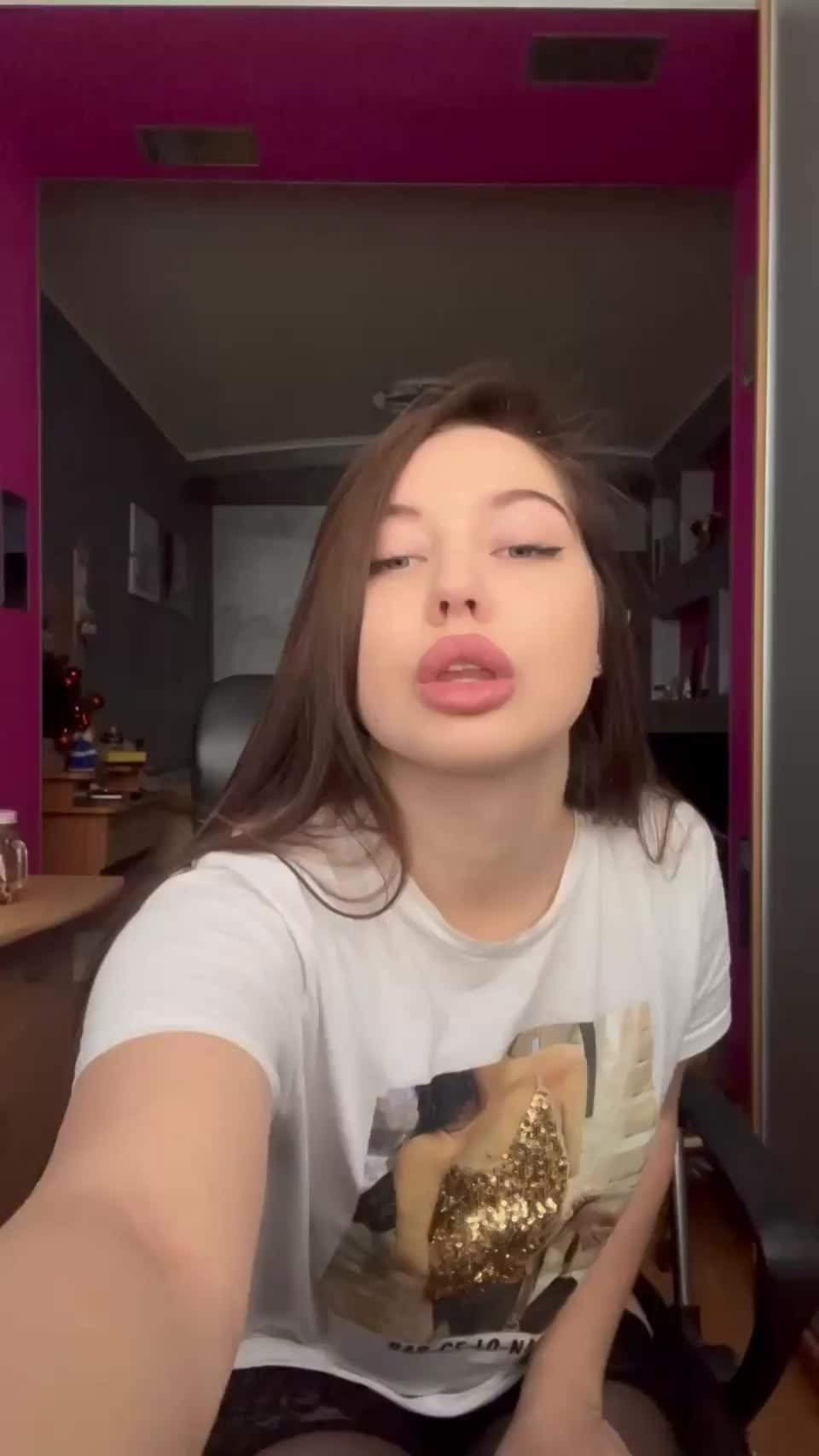 Do you find my body fuckable? - free porn video