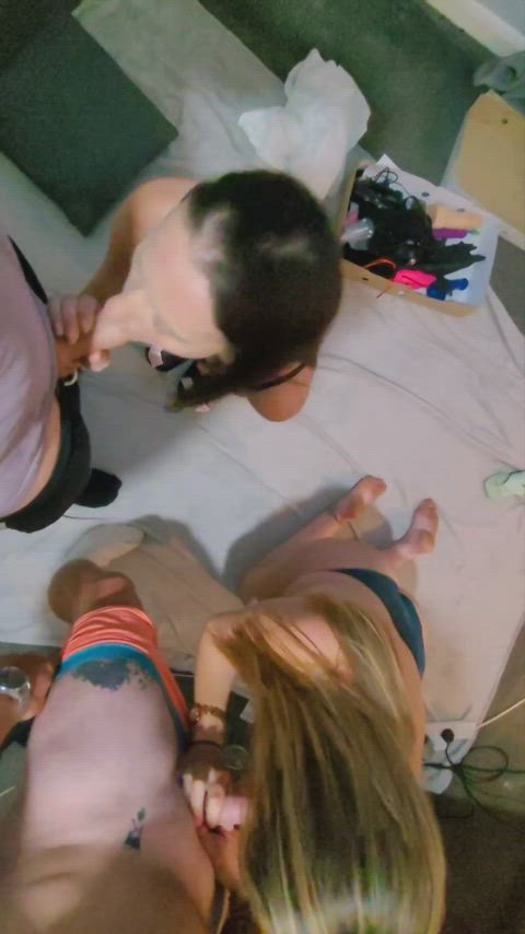 Best friends suck together - free porn video