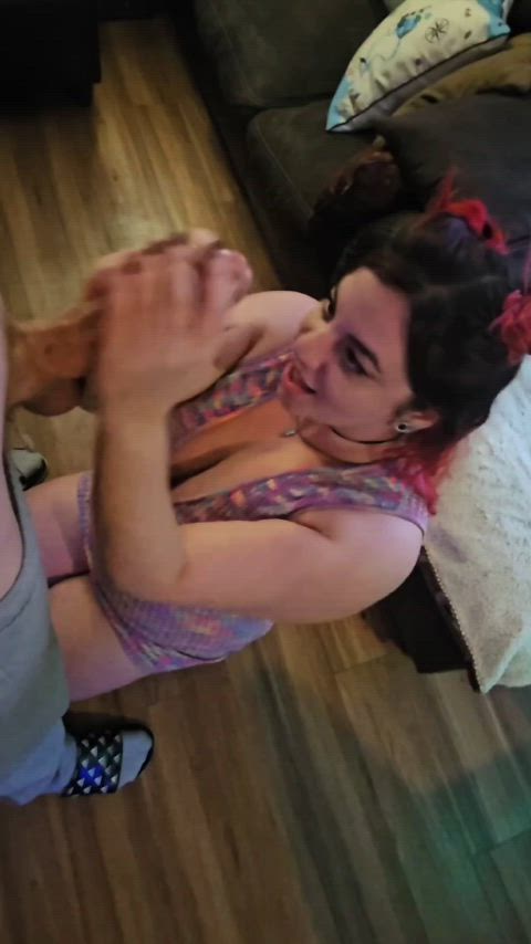 Isn't she a beautiful cocksucker - free porn video