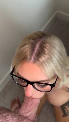 Sucking cock is my favorite activity - free porn video