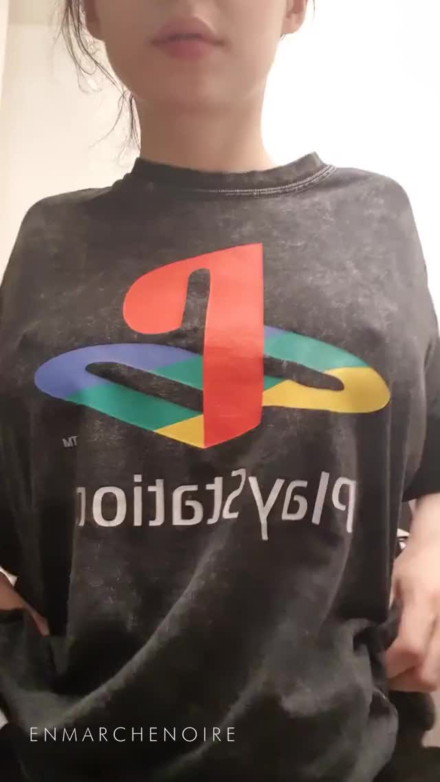 PS5 or my titties? What do you prefer? 🤔 It's for a survey 🤔 (oc) - free porn video