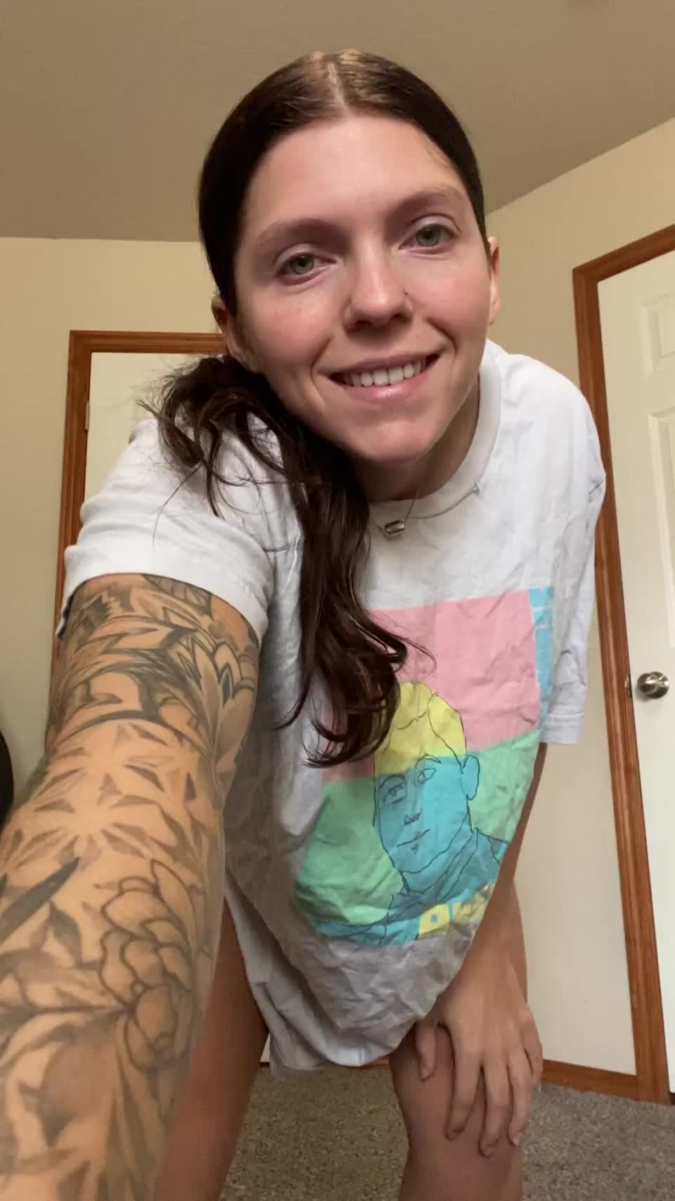 Flat in the front, thicc in the back! - free porn video