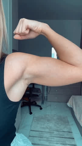 Maybe I am not 10/10 but I can definitely do more pull ups than you 🤪 - free porn video