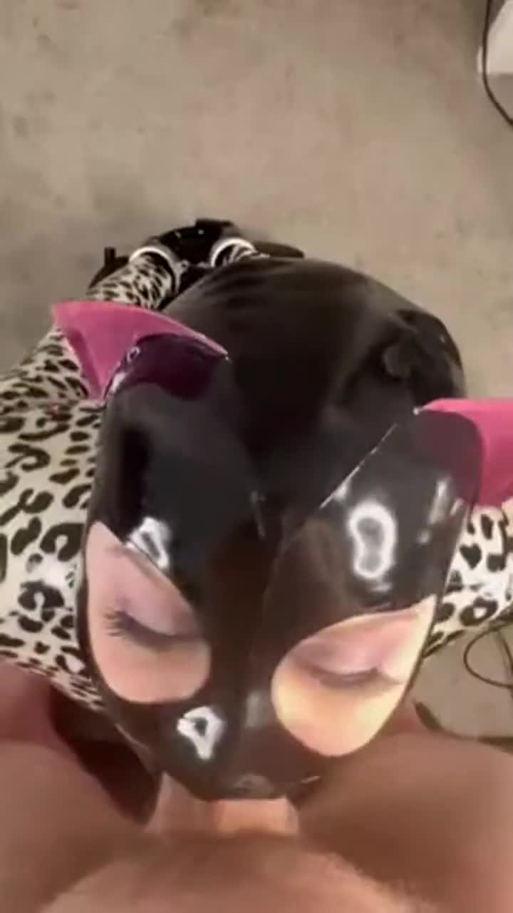 As usual, he tied me up, put on a mask and made me suck his dick - free porn video