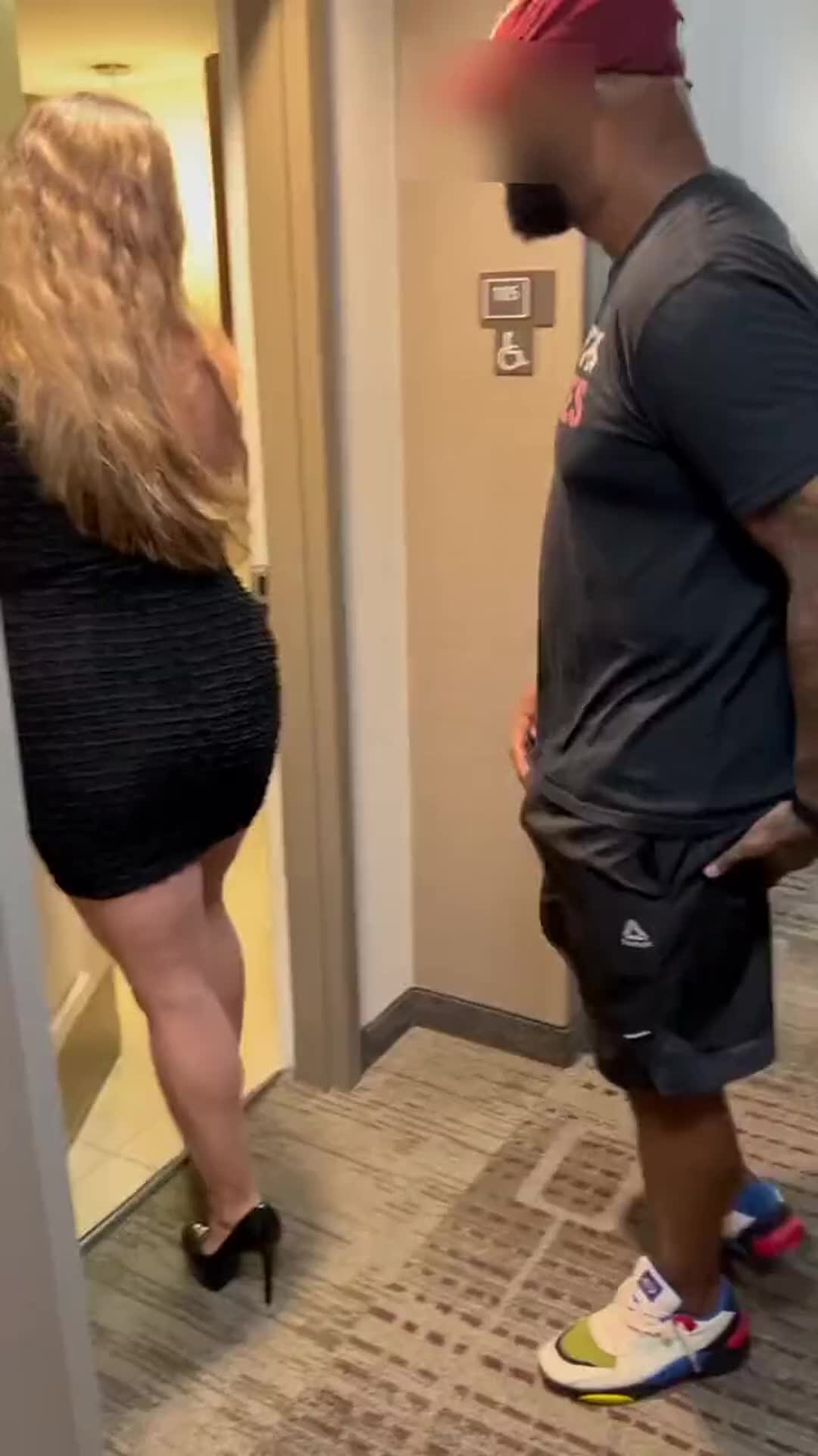 Wife getting blacked  - free porn video