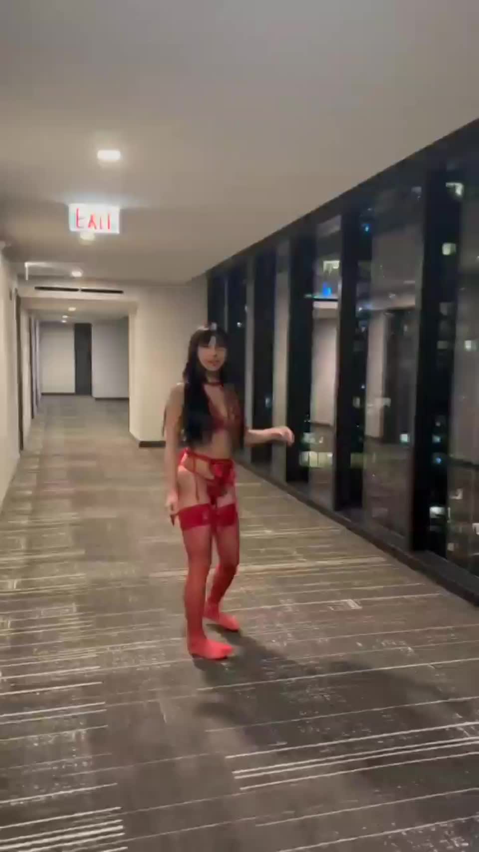 I really love being a slut in public - free porn video