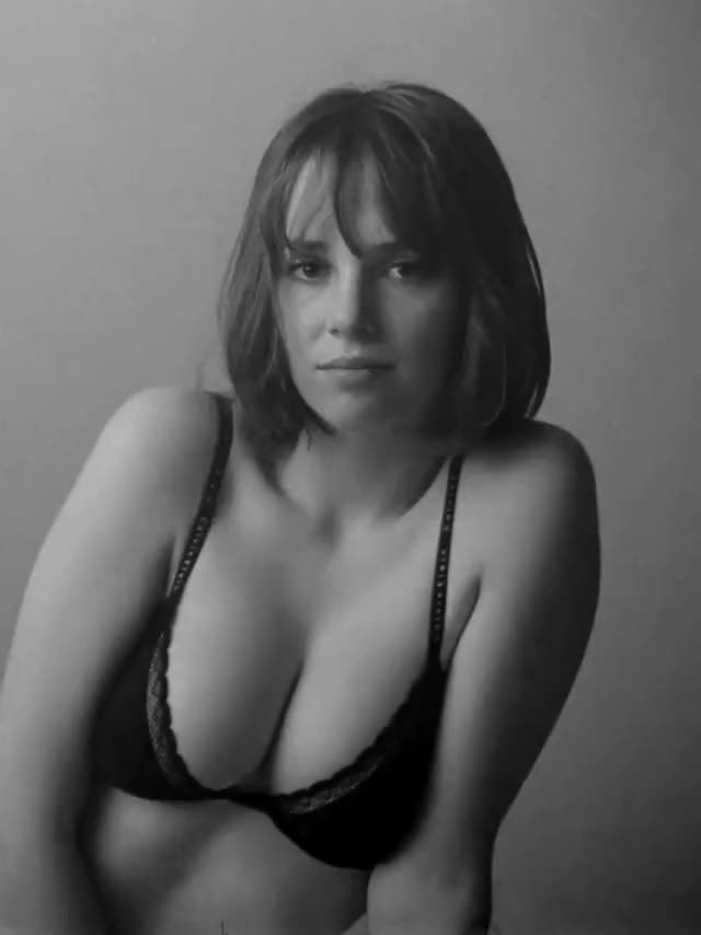 Maya Hawke Big Tits - free porn video